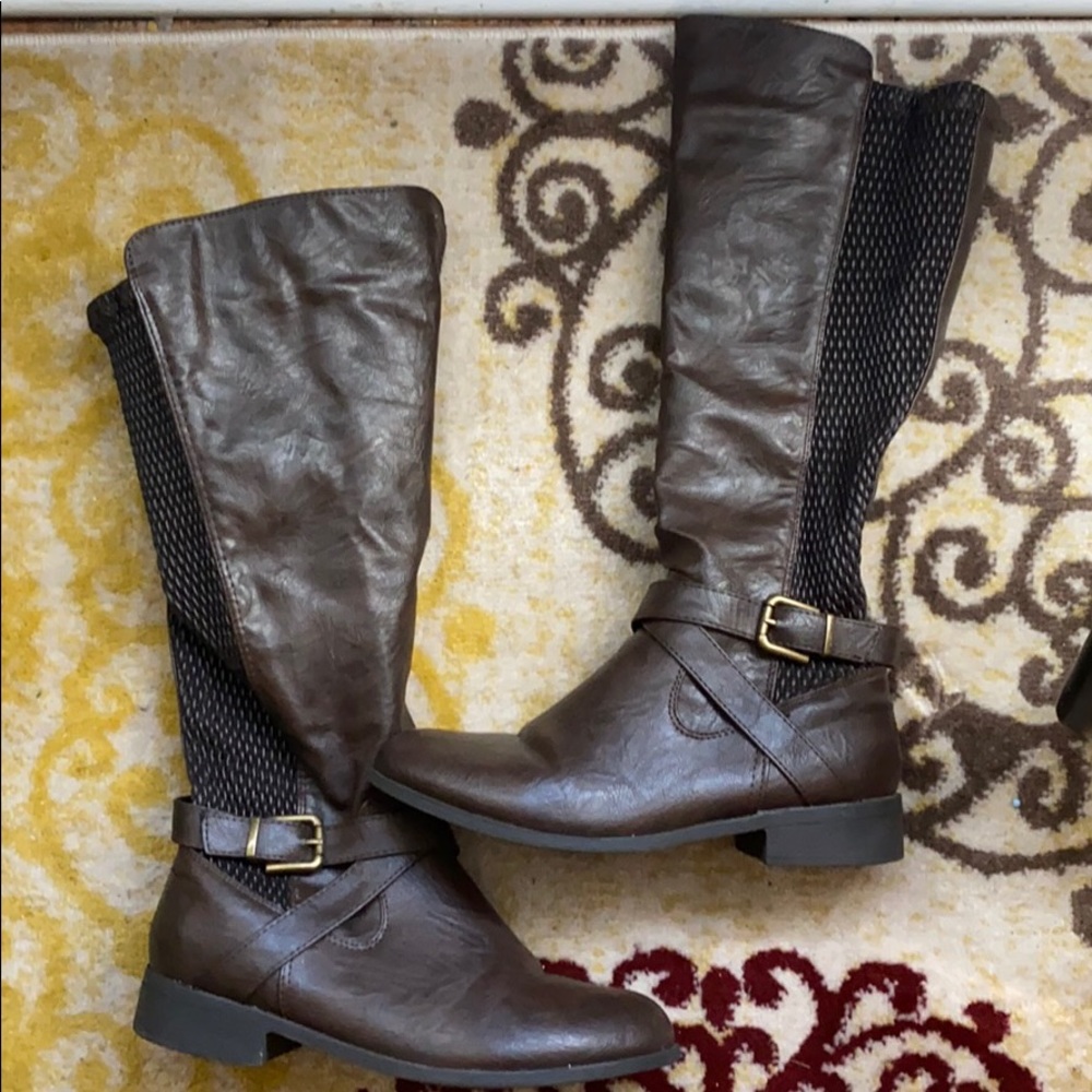 Dark brown Faux leather boots, (8 1/2)